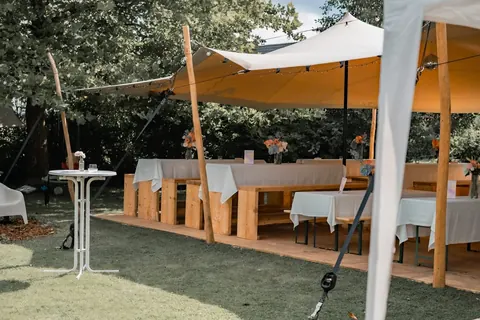 Piumer Eventverleih, Oktober 2025.